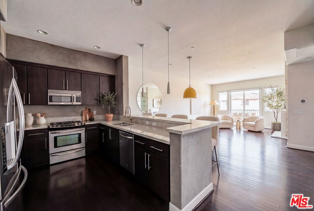 10878 Bloomfield St Unit: 406