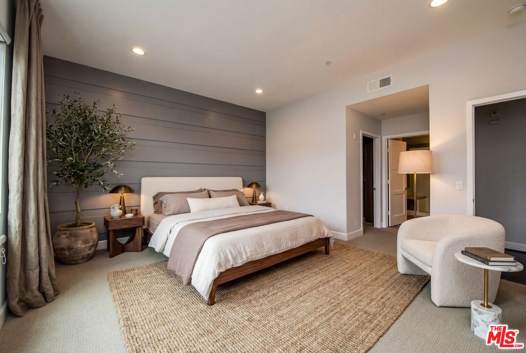 10878 Bloomfield St Unit: 406