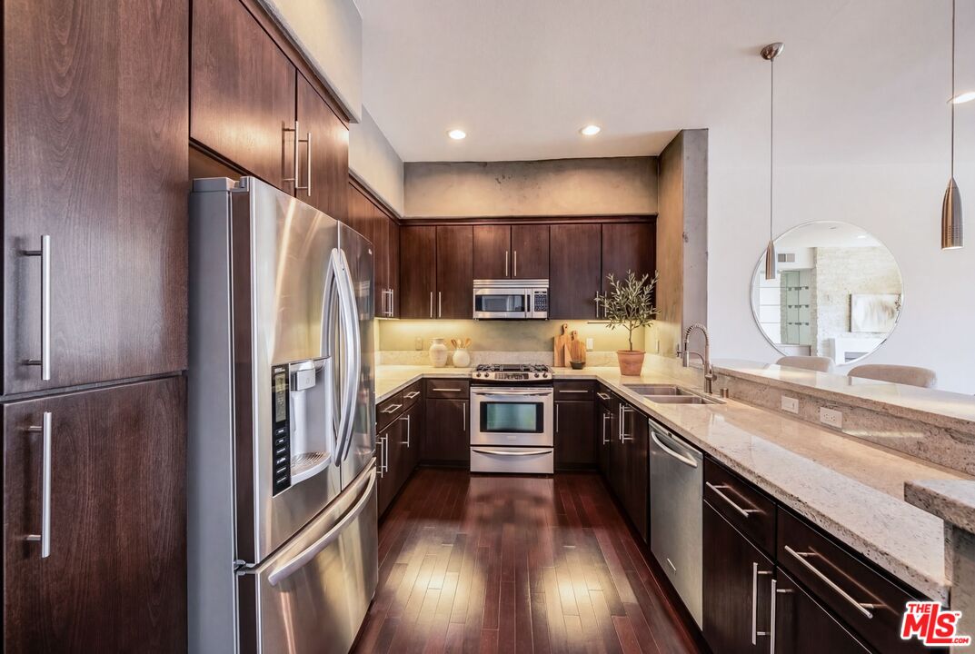 10878 Bloomfield St Unit: 406