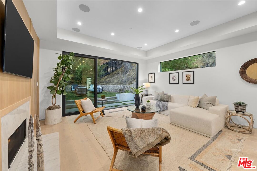 2016 Stanley Hills Dr