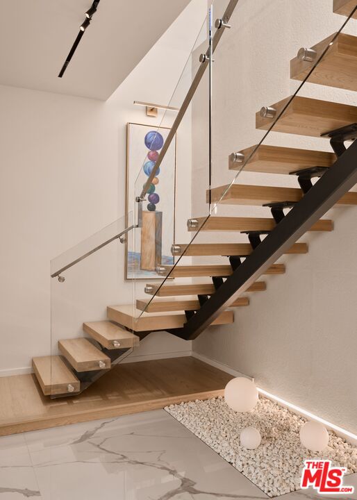 1227 N Formosa Ave Unit: 1