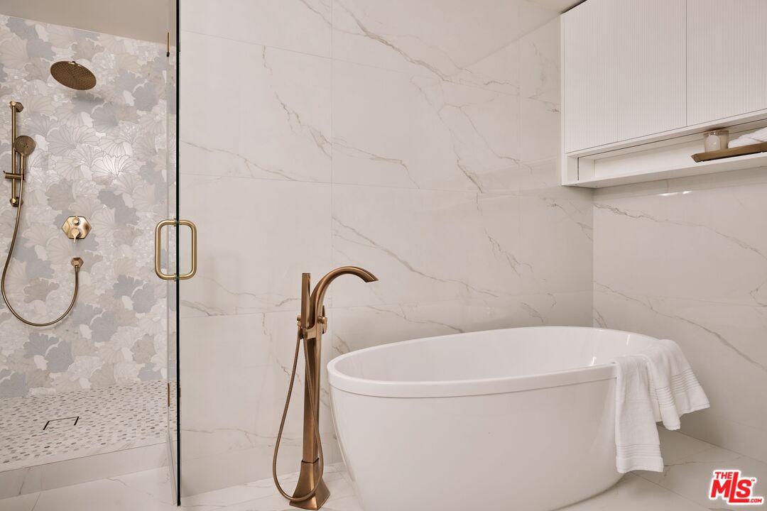 1227 N Formosa Ave Unit: 1