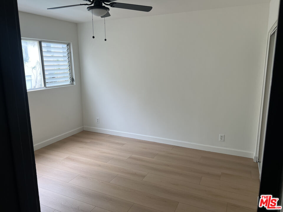 1253 N Hayworth Ave Unit: 109