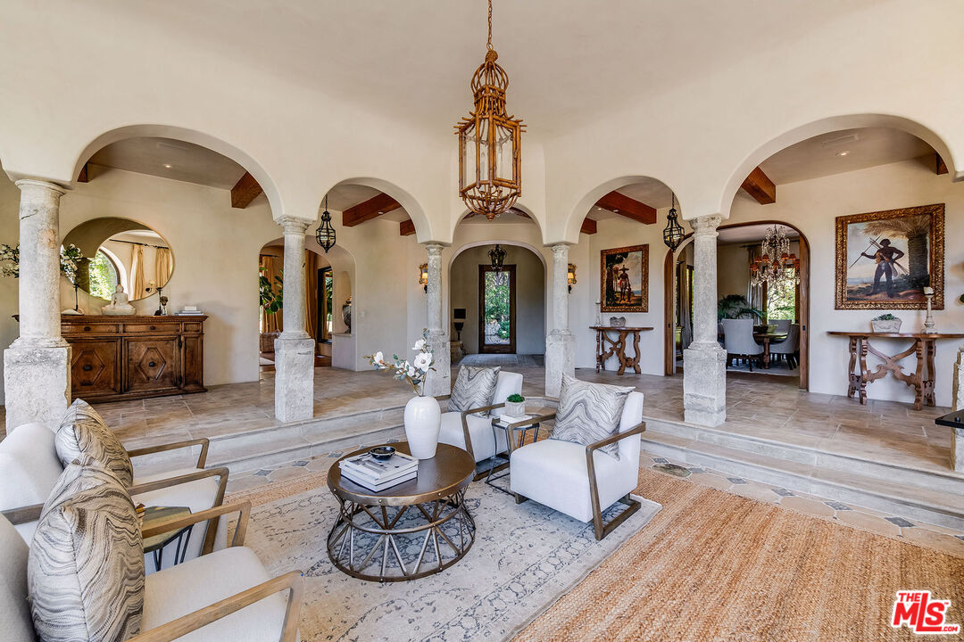 1550 Amalfi DR