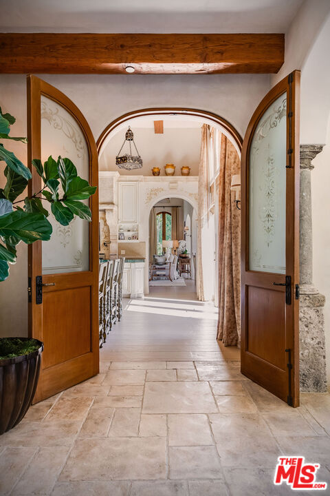 1550 Amalfi Dr