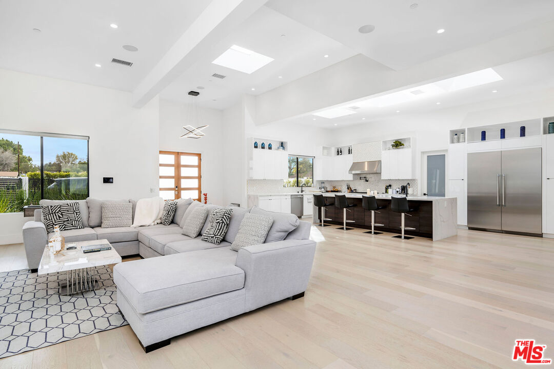 22931 Dolorosa St