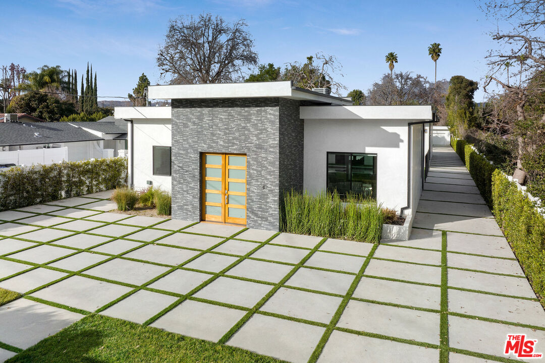 22931 Dolorosa St