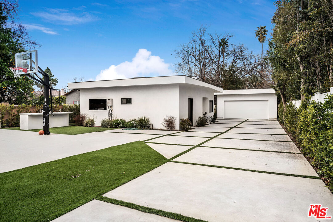 22931 Dolorosa St