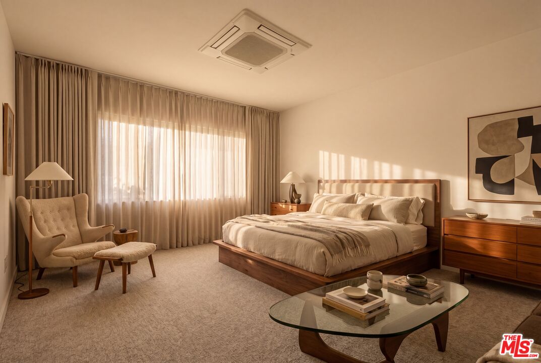 928 N Croft Ave Unit: 201