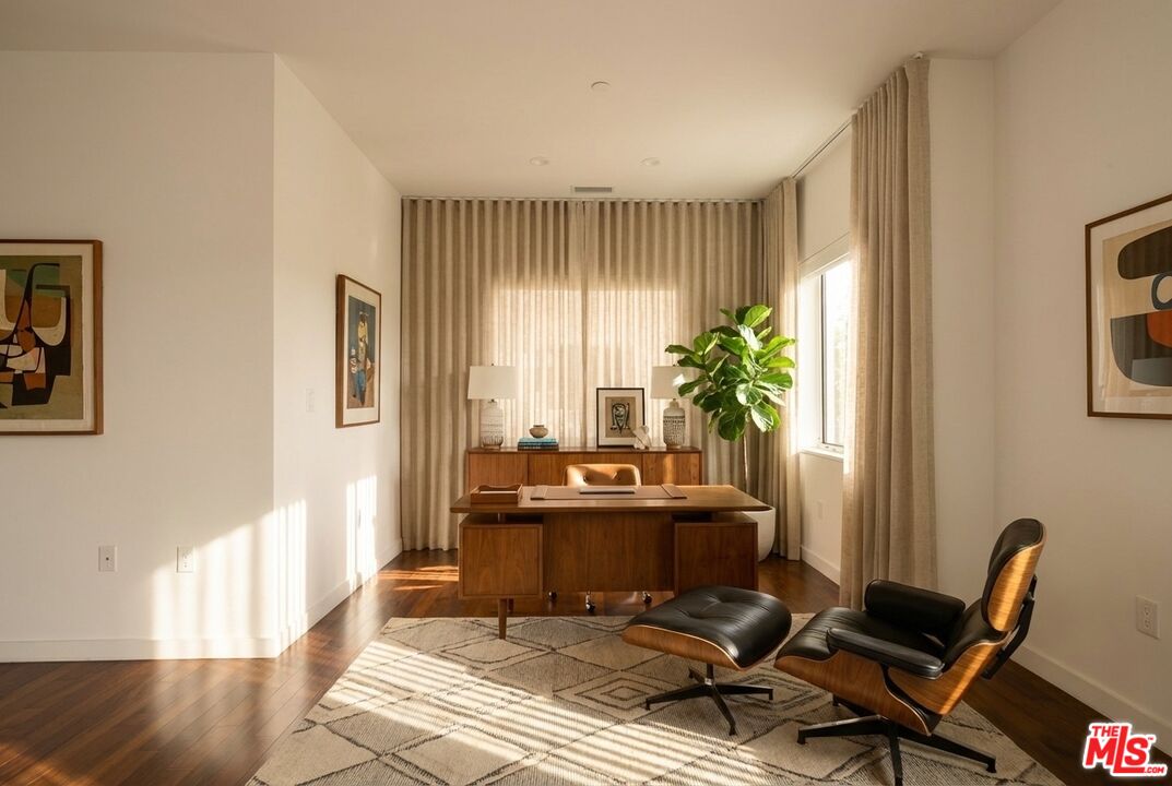 928 N Croft Ave Unit: 201