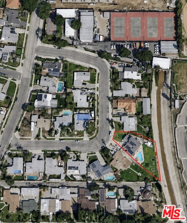 11128 Valjean Ave
