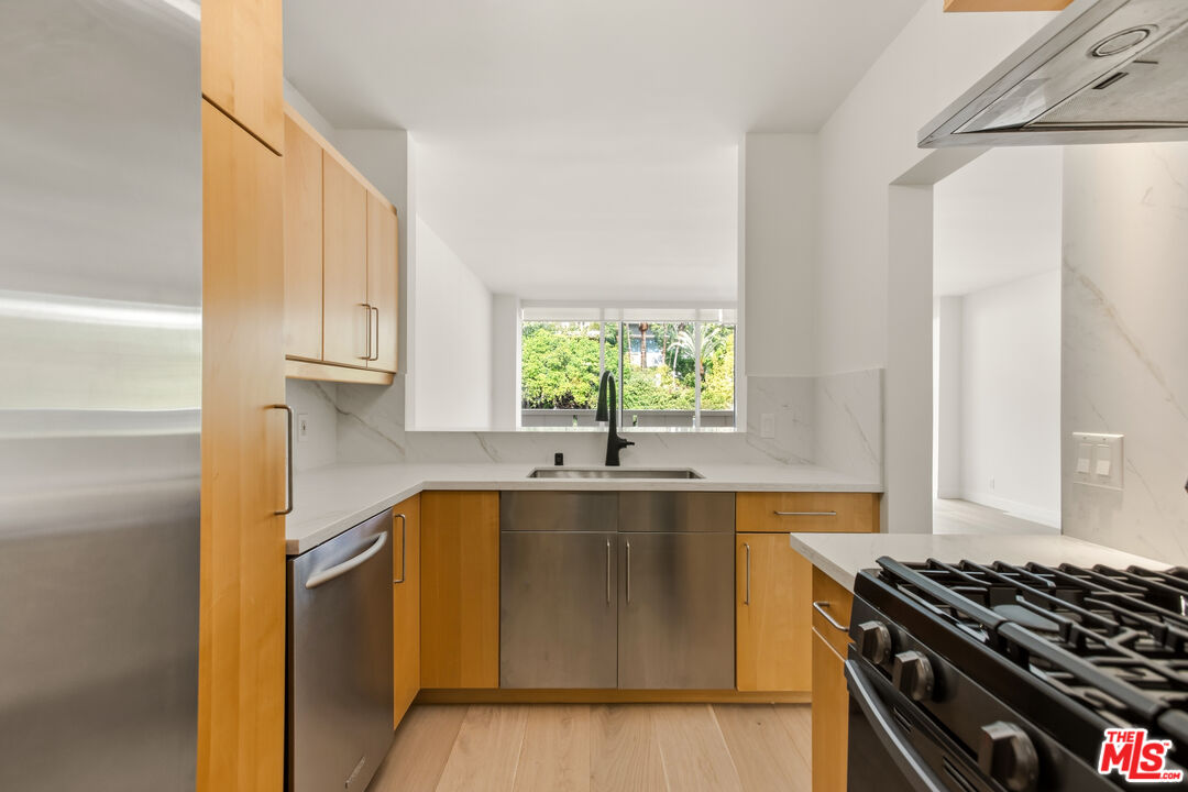 8787 Shoreham Dr Unit: 802