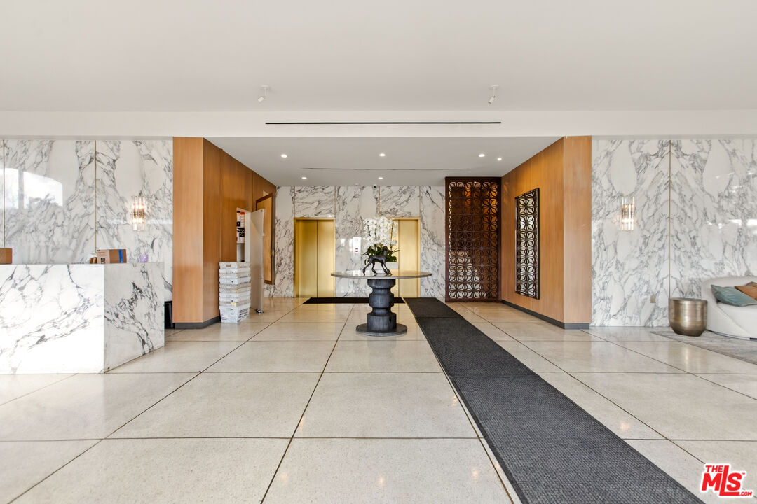 8787 Shoreham Dr Unit: 802