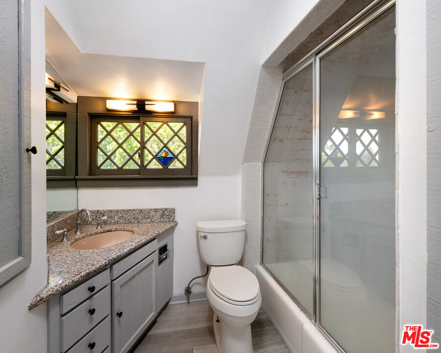 1954 Hillcrest Rd Unit: 3