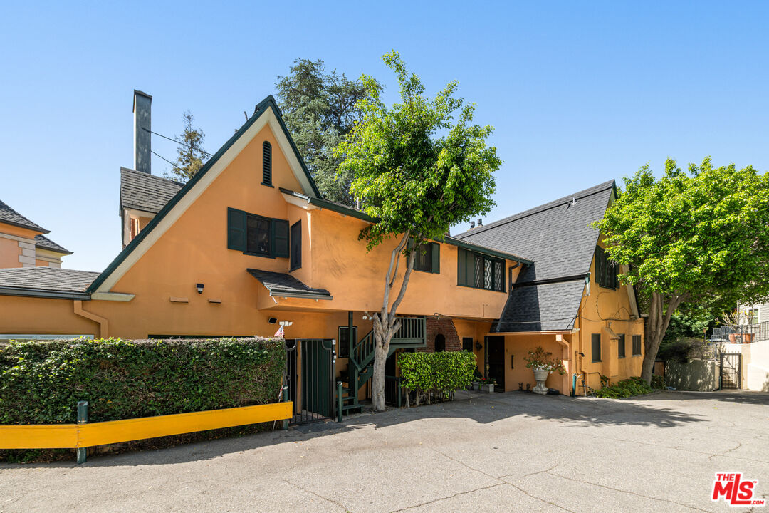 1954 Hillcrest Rd Unit: 3