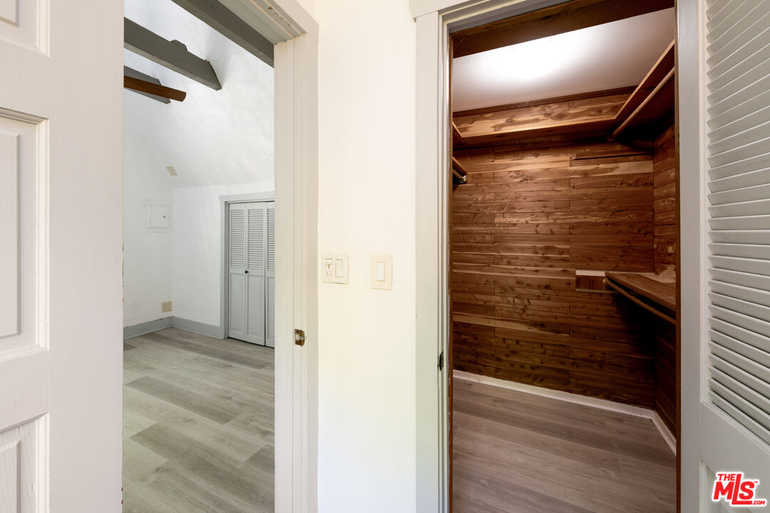 1954 Hillcrest Rd Unit: 3