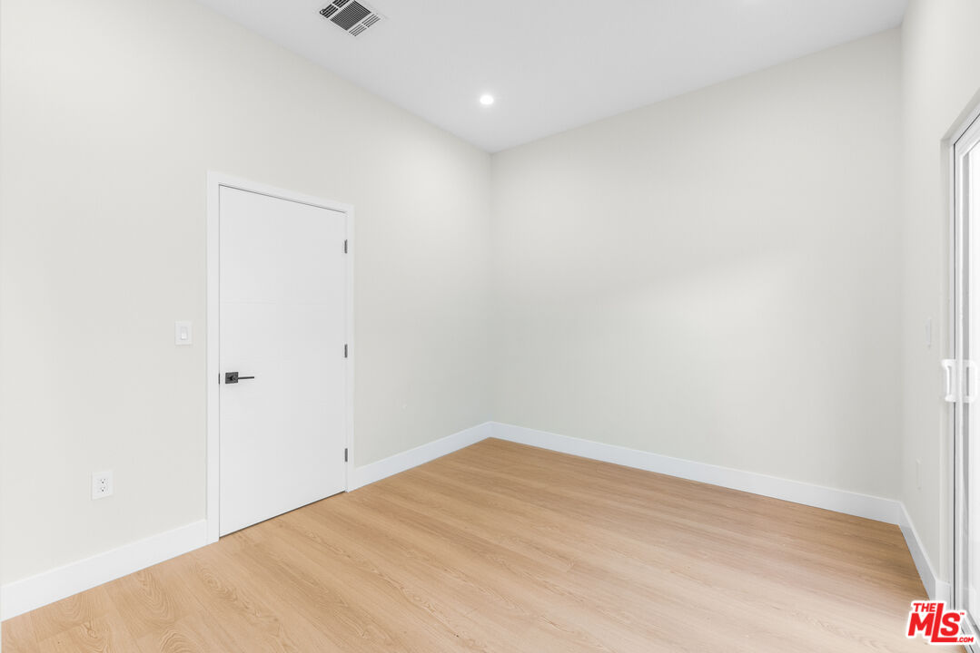 5129 Don Pio Dr