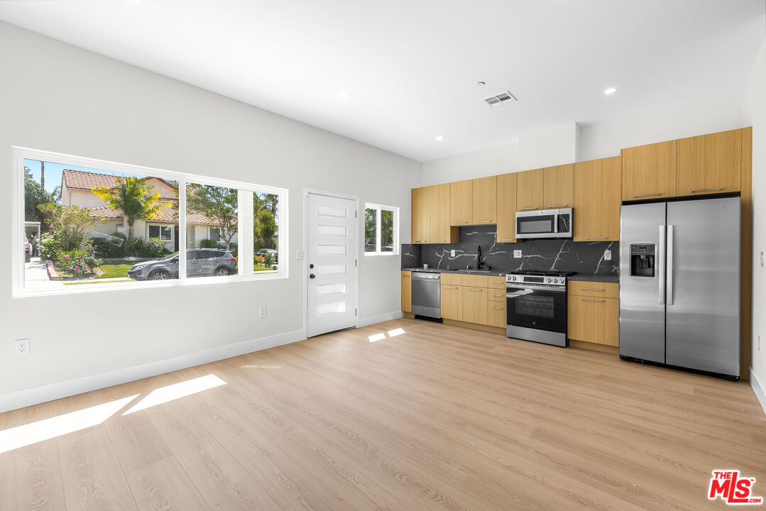 5129 Don Pio Dr