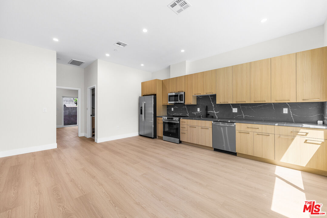 5127 Don Pio Dr