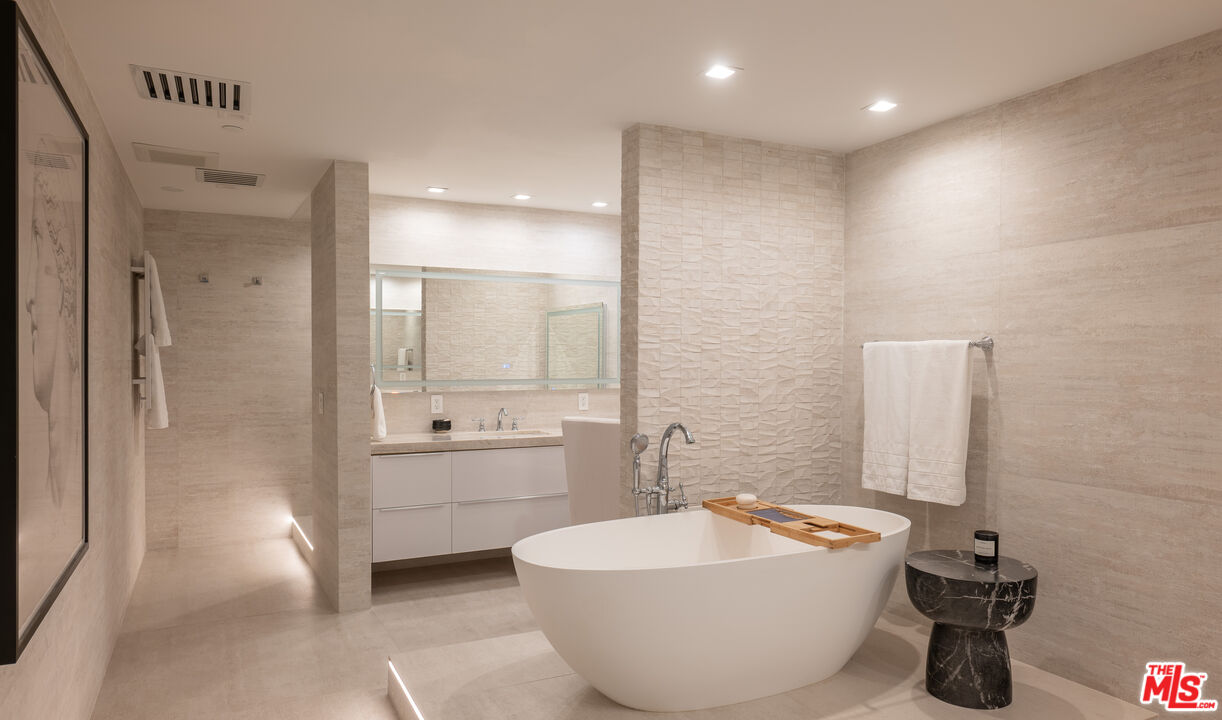 300 N Swall Dr Unit: 105