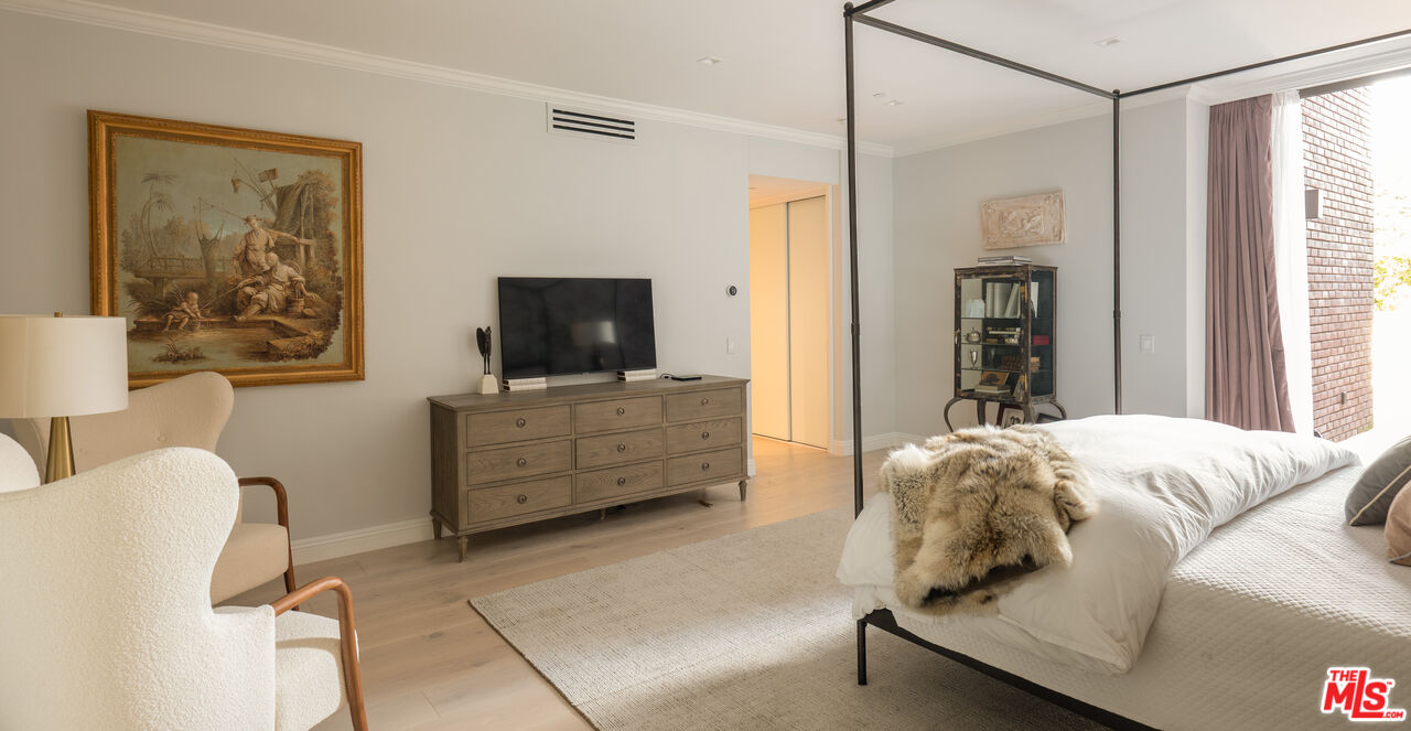 300 N Swall Dr Unit: 105