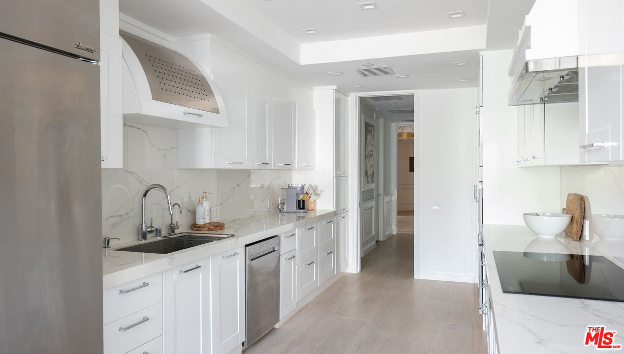 300 N Swall Dr Unit: 105