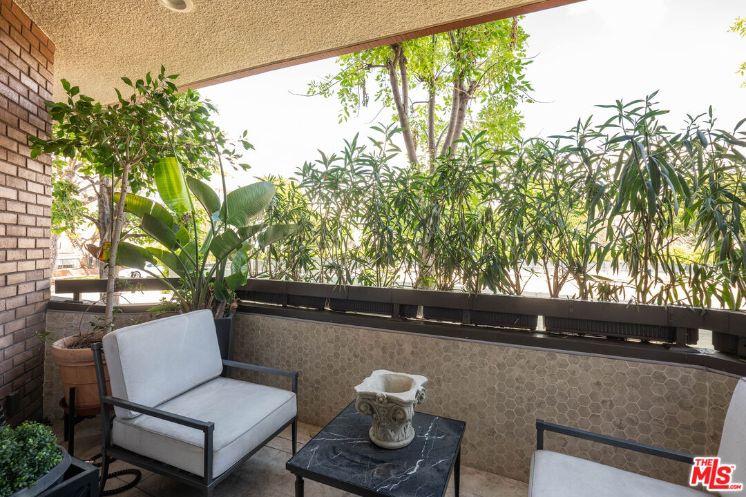 300 N Swall Dr Unit: 105