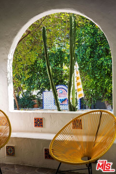 1135 Sunset Vale Ave