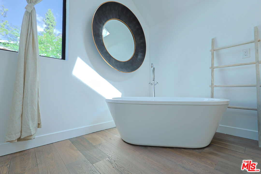 2230 Glendale Blvd