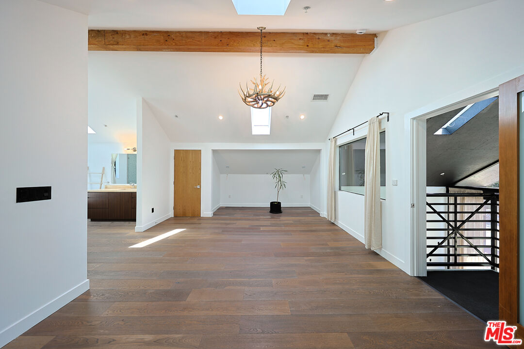 2230 Glendale Blvd