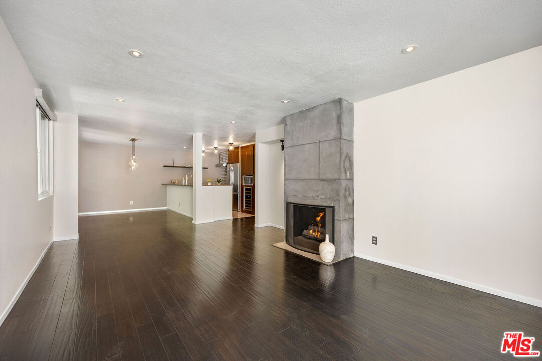 8535 W West Knoll Dr Unit: 118