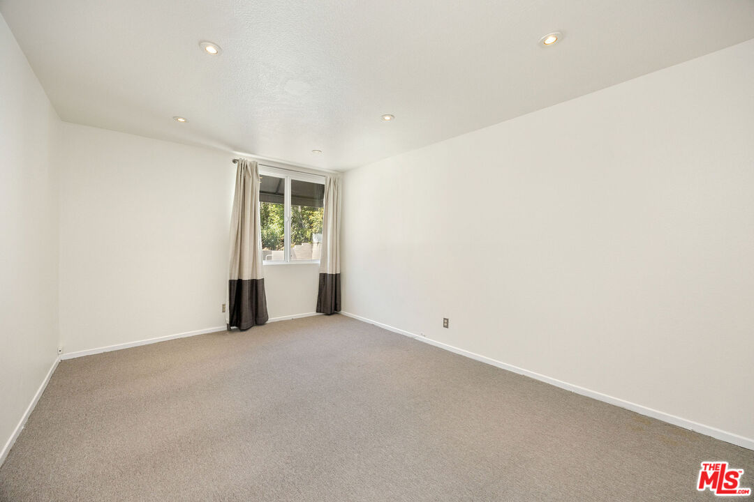 8535 W West Knoll Dr Unit: 118
