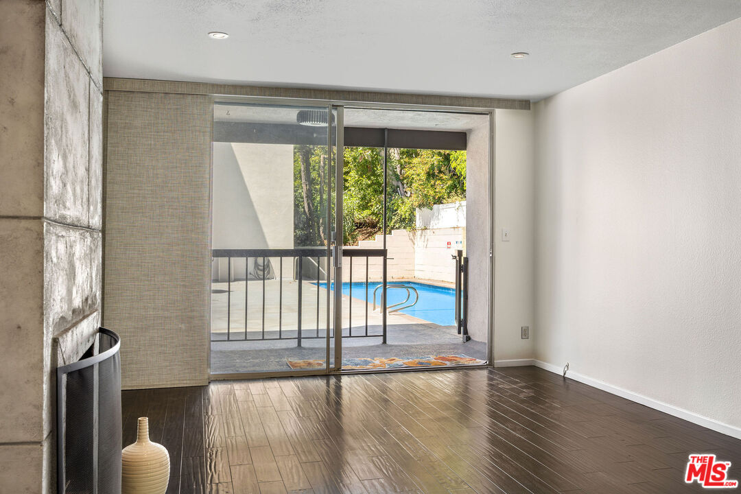 8535 W West Knoll Dr Unit: 118