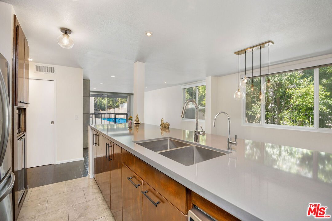 8535 W West Knoll Dr Unit: 118