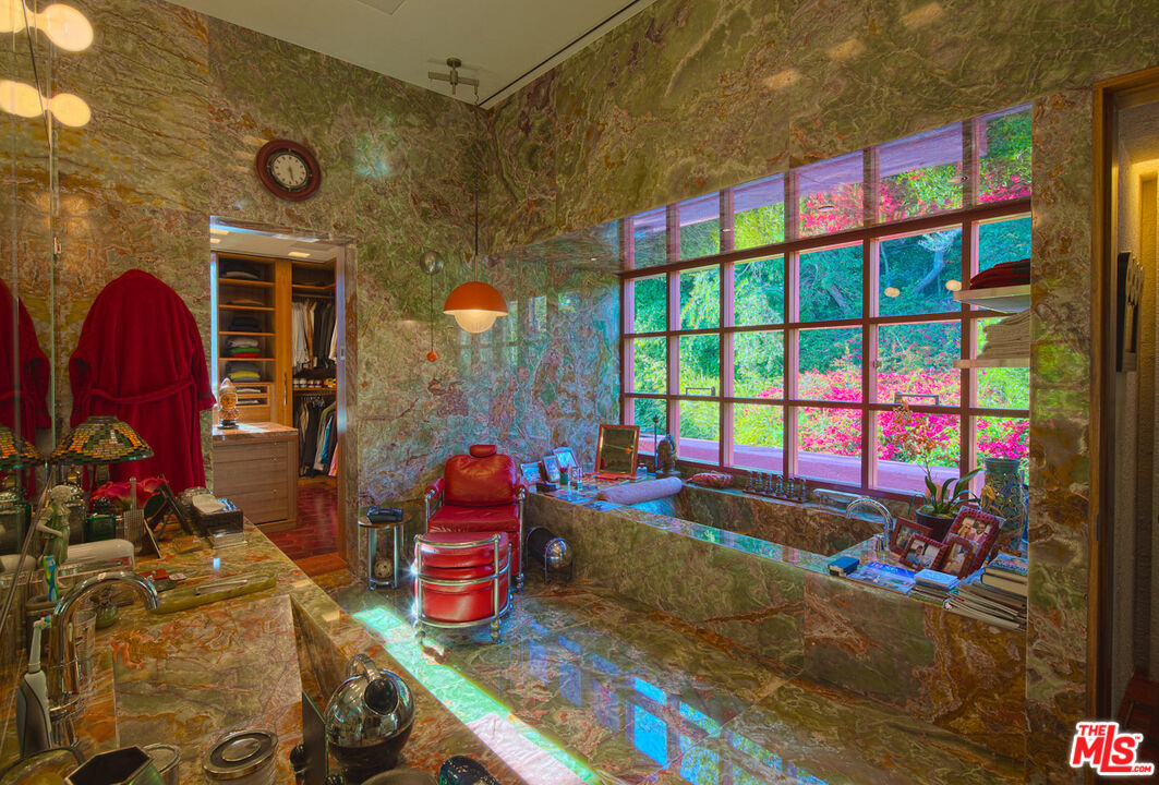 470 Layton Way