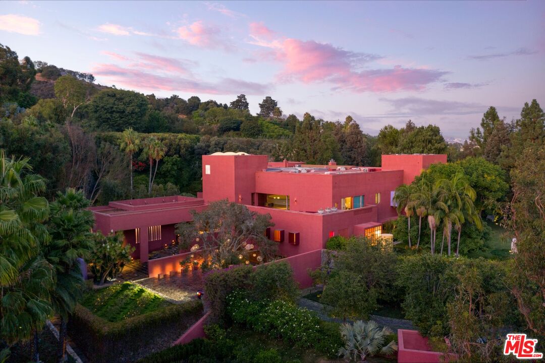 470 Layton Way