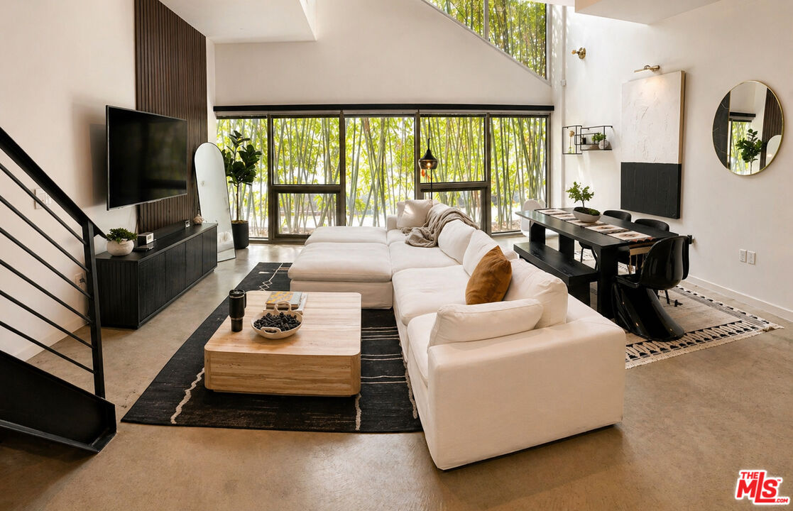 803 Wilcox Ave Unit: 2