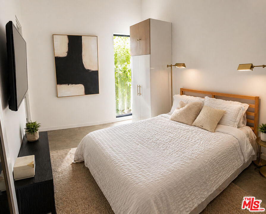 803 Wilcox Ave Unit: 2