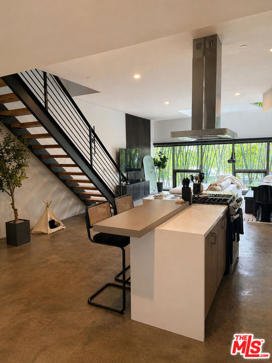 803 Wilcox Ave Unit: 2