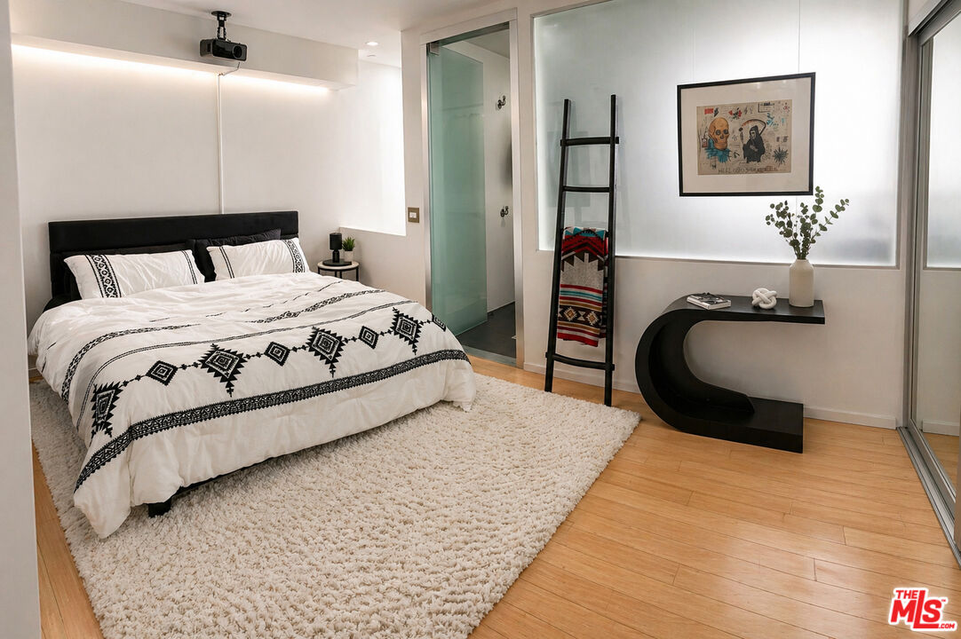 803 Wilcox Ave Unit: 2