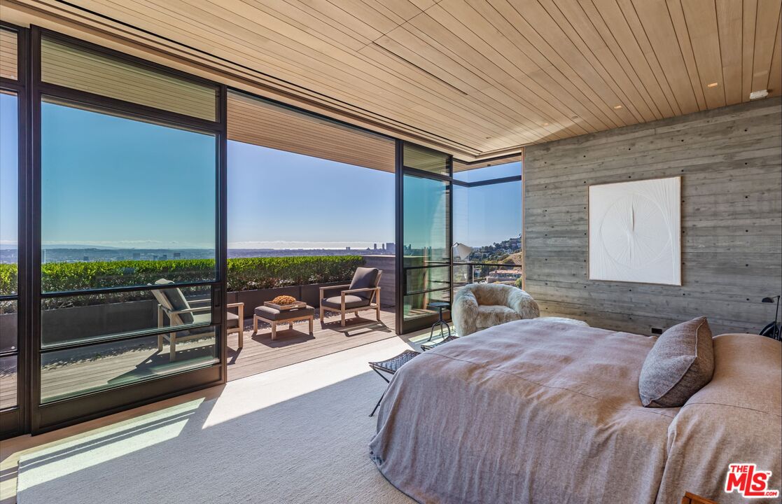 7661 Curson Ter