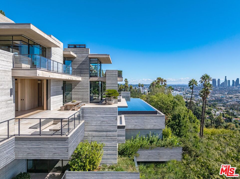7661 Curson Ter