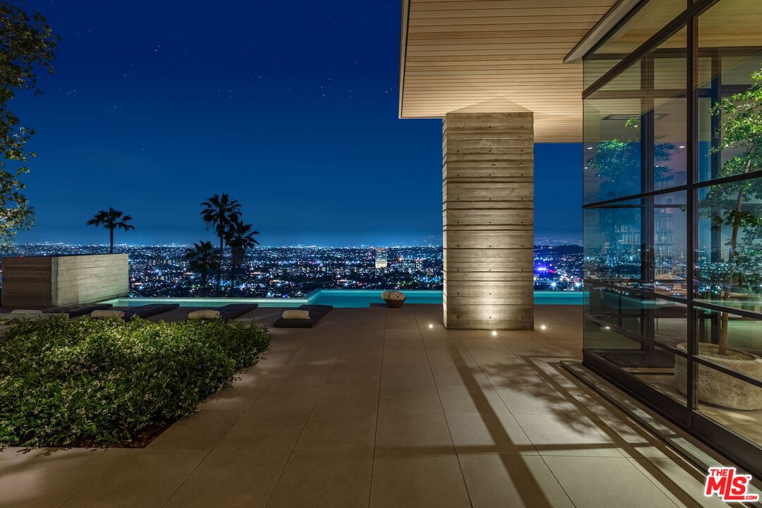7661 Curson Ter