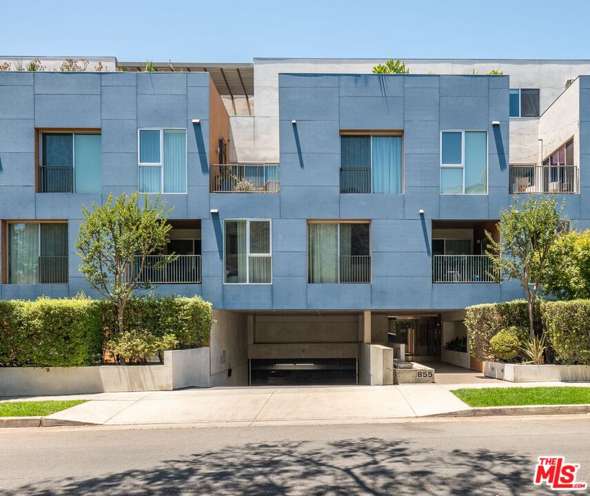 855 N Croft Ave Unit: PH4