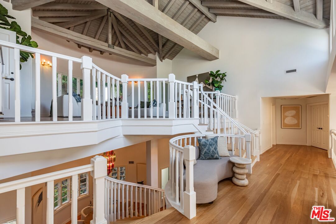 4626 Encino Ave