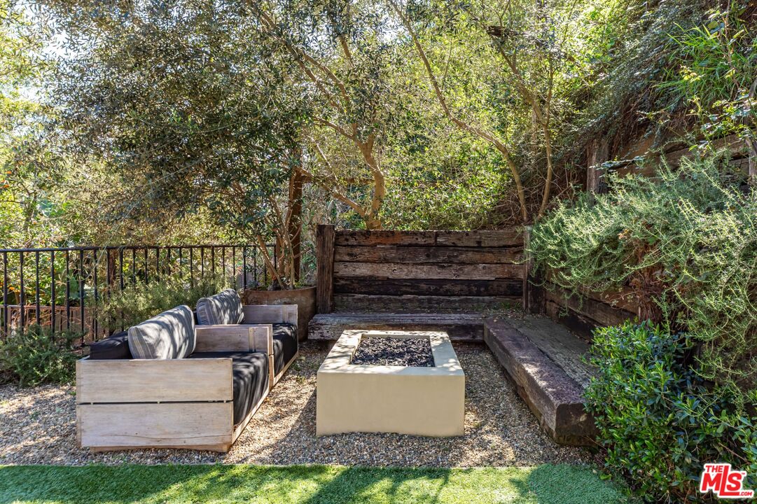 2601 Outpost Dr