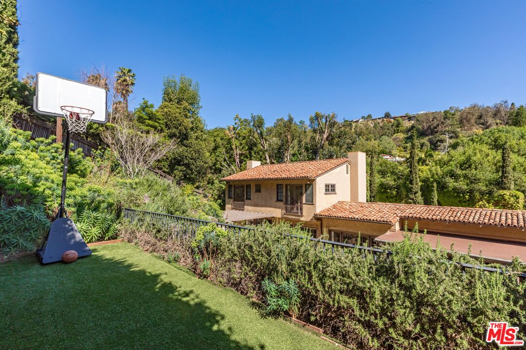 2601 Outpost Dr