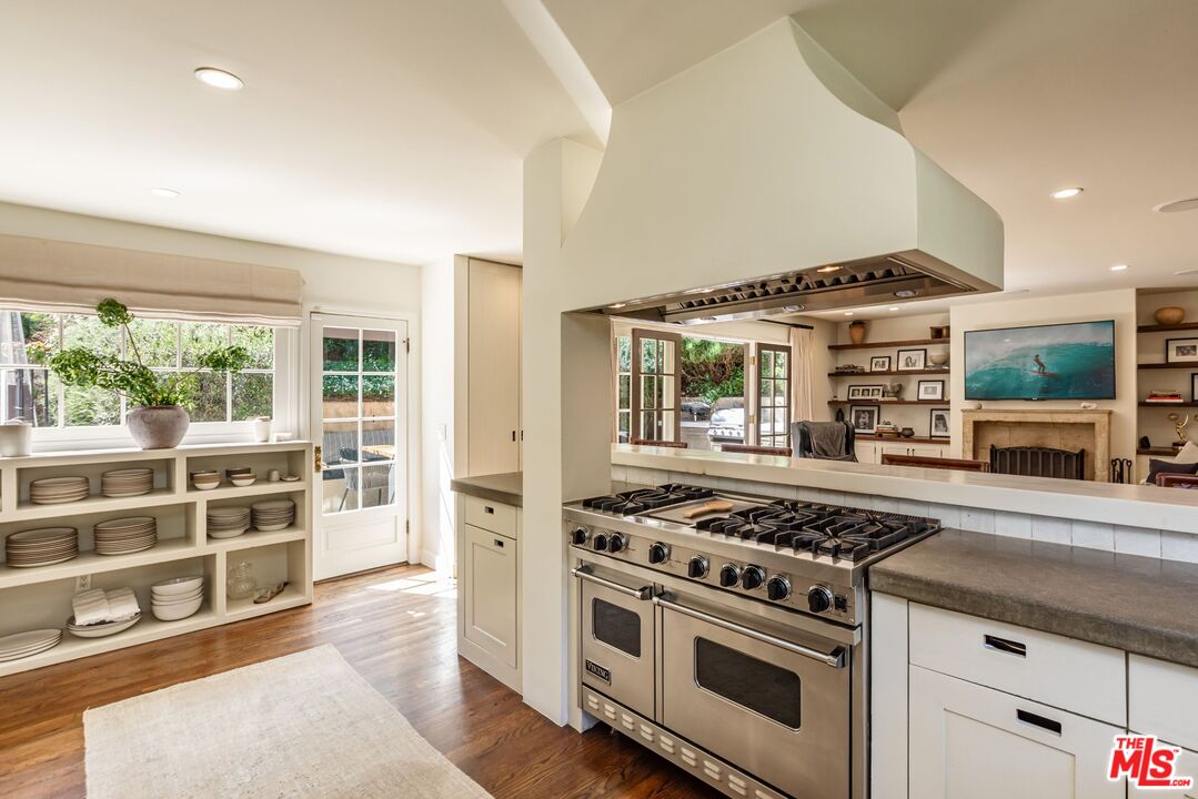 2601 Outpost Dr