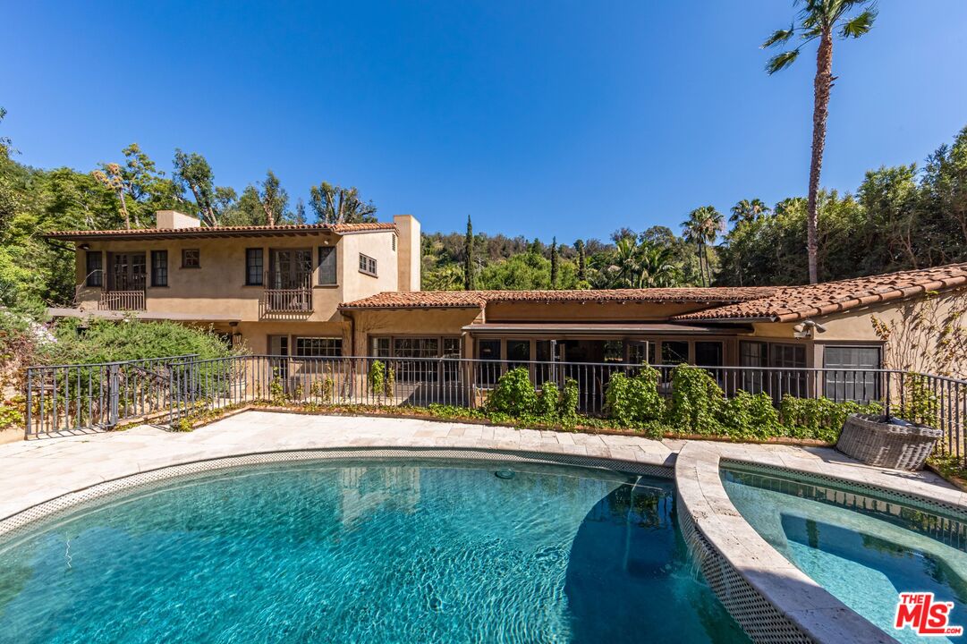 2601 Outpost Dr