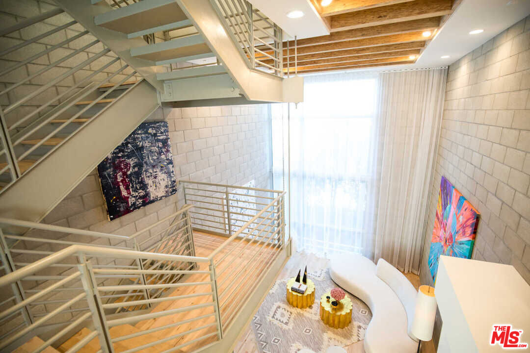 3450 Cahuenga Blvd Unit: 601